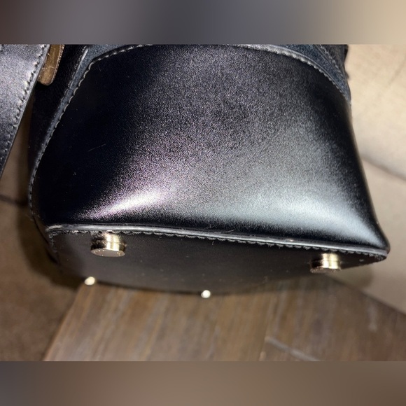 Michael Kors Black Pebbled Leather with Suede Trim Crossbody Bucket Bag EUC - Picture 12 of 16